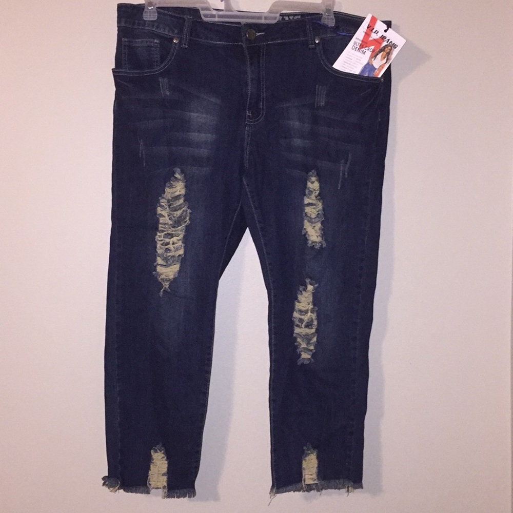 PLUS SIZE ripped jeans